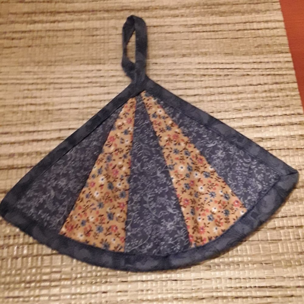 Handcrafted Potholder Fresh One-of-a-Kind Design Innovative Print New!